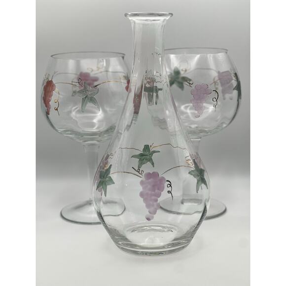 Vintage Grape Motif Wine Decanter with 2 Matching Goblets Glass Set - Picture 2 of 13